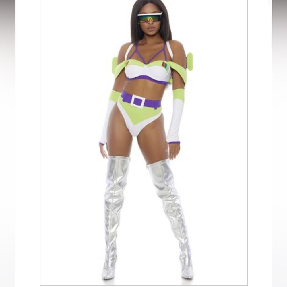 NEW Forplay To Infinity Buzz Lightyear Toy Story Costume Size Medium Large